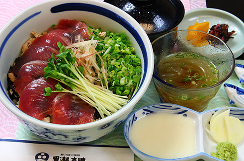 Katsuo-don (bonito rice bowl)